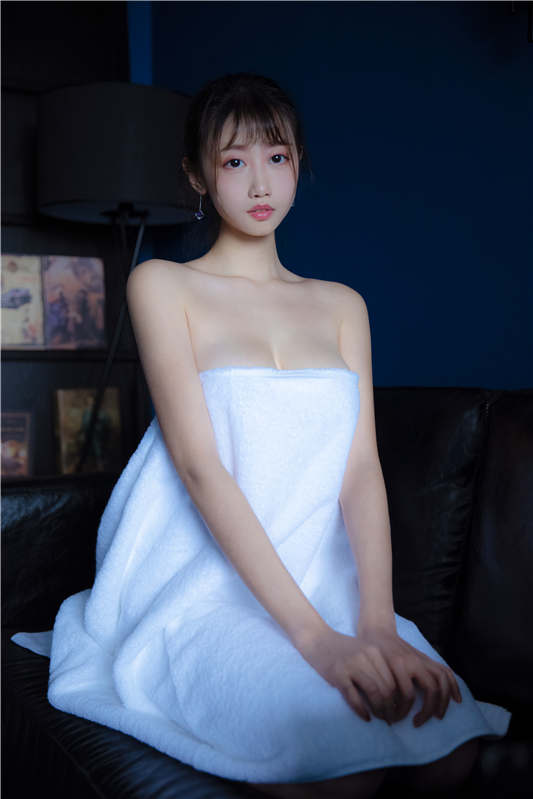 奈汐酱nice – 深蓝 [25P/352MB]